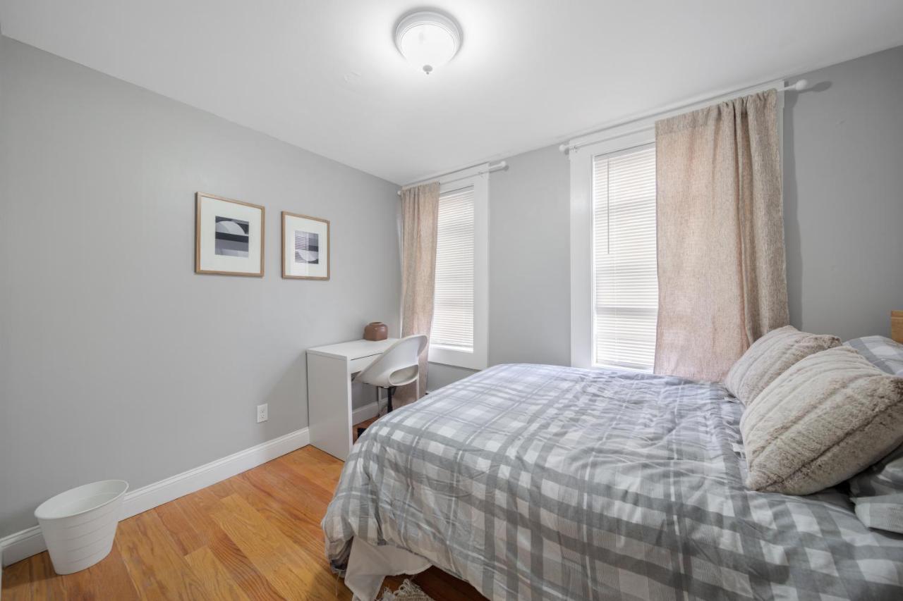 Easy Commute South Boston 4Br 1Bh Apt Luaran gambar