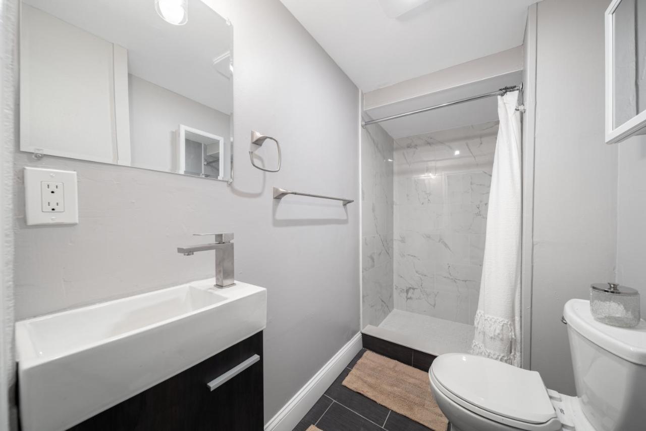Easy Commute South Boston 4Br 1Bh Apt Luaran gambar